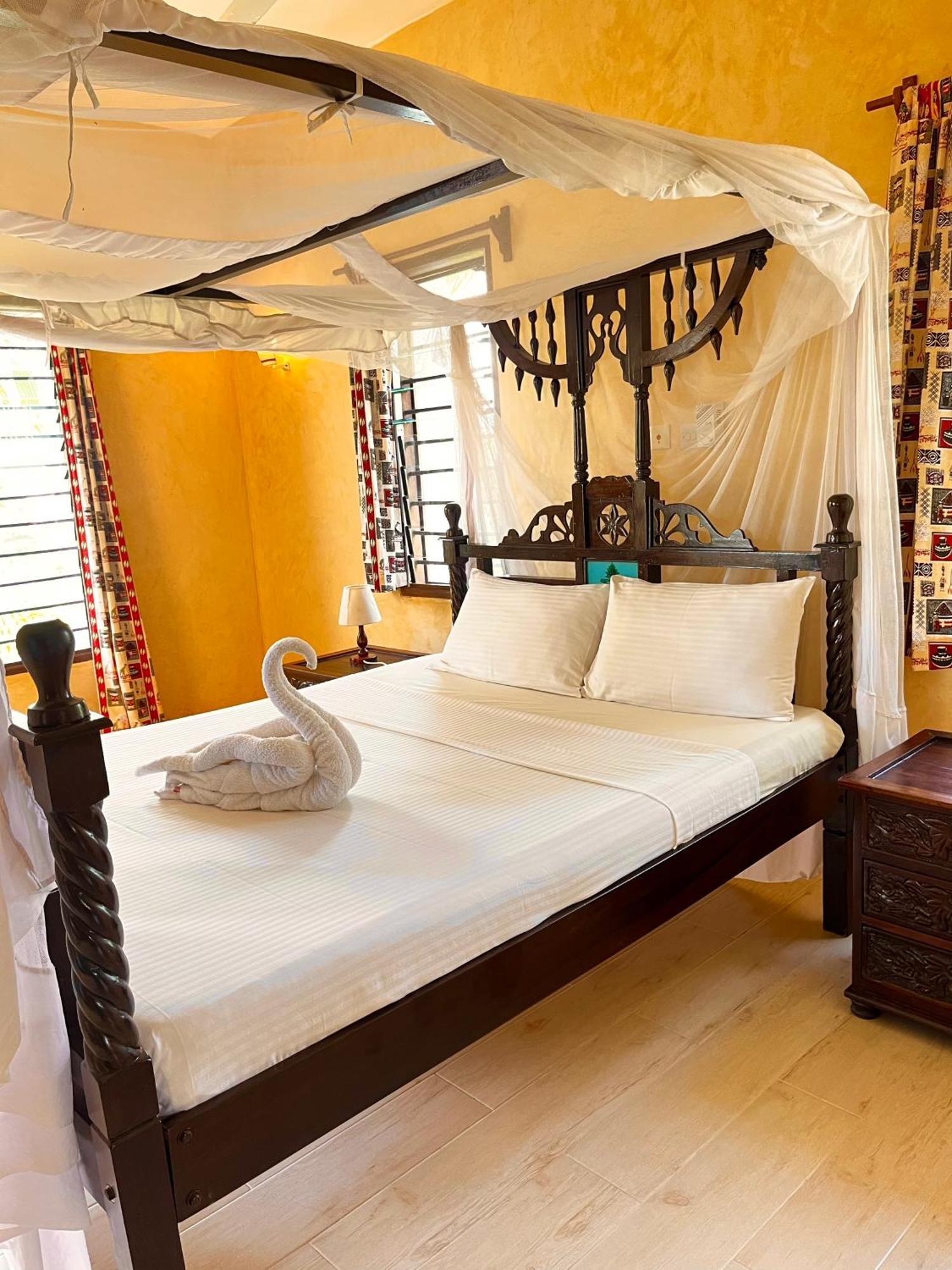 Flametree Beach Homes Diani Beach Eksteriør billede