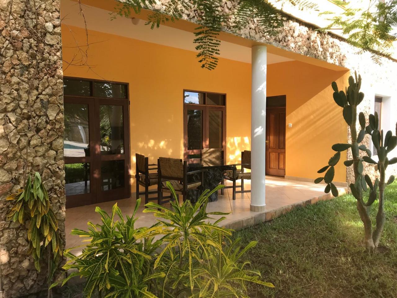 Flametree Beach Homes Diani Beach Eksteriør billede