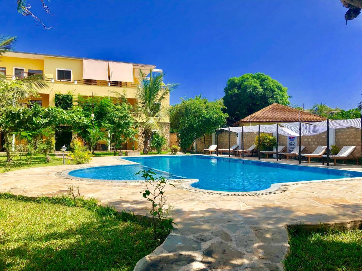 Flametree Beach Homes Diani Beach Eksteriør billede