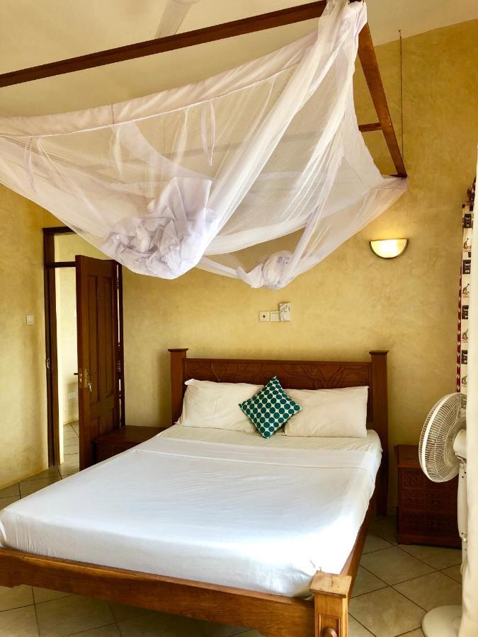 Flametree Beach Homes Diani Beach Eksteriør billede