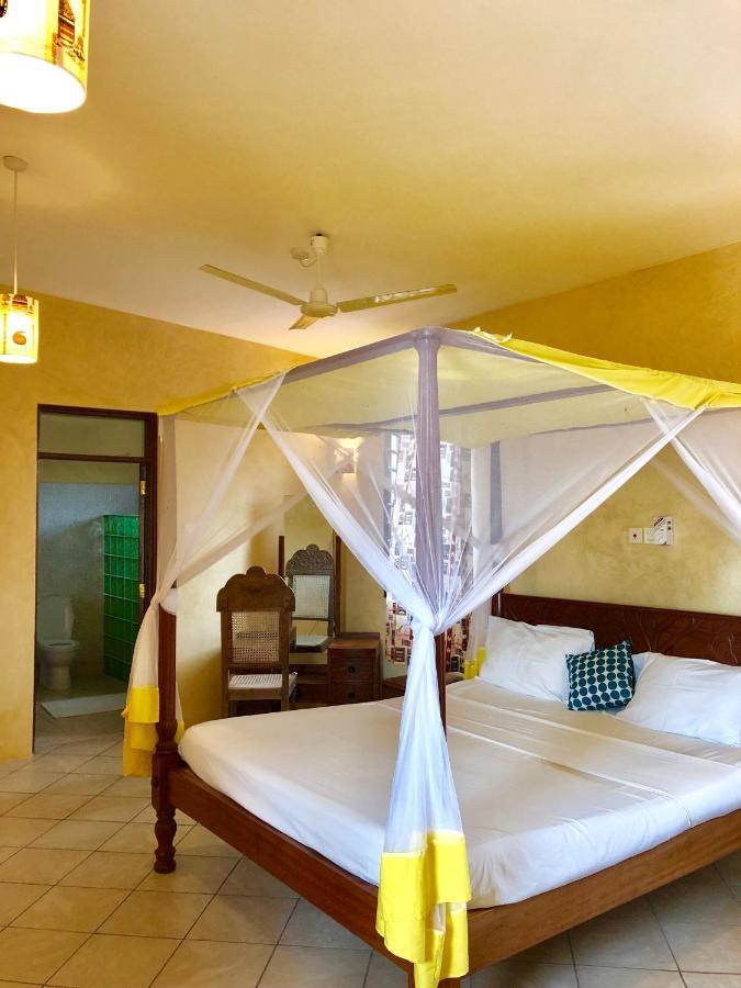 Flametree Beach Homes Diani Beach Eksteriør billede